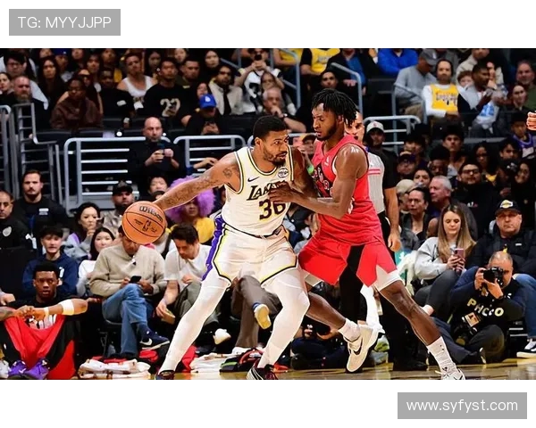 马库斯斯马特在NBA赛场上的成长与领导力探讨